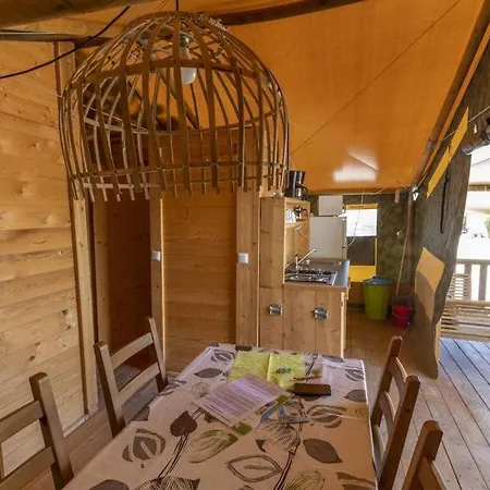 홀리데이파크 Easyatent Safari Tent Polari 로비니