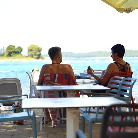 Easyatent Safari Tent Polari ホリデーパーク ロヴィニ